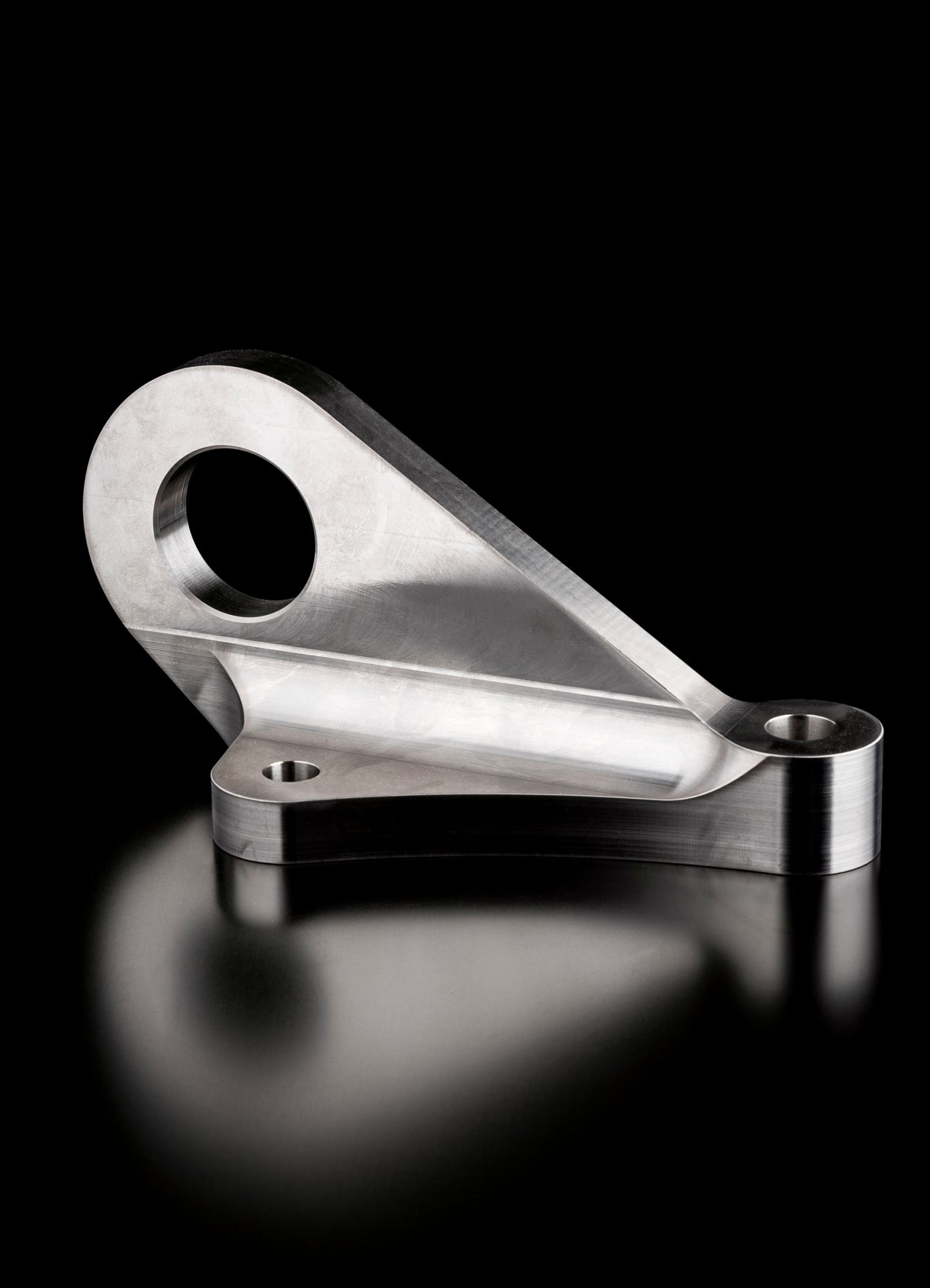 Bracket made from titanium for aerospace