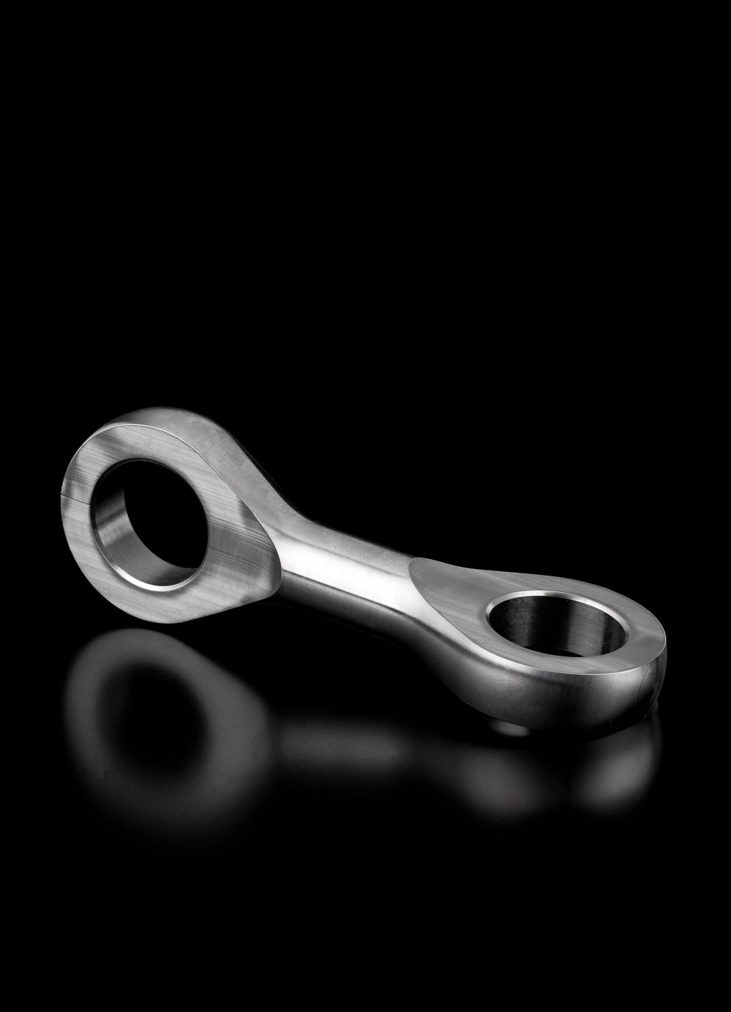 Rod end made from stainless steel for aerospace