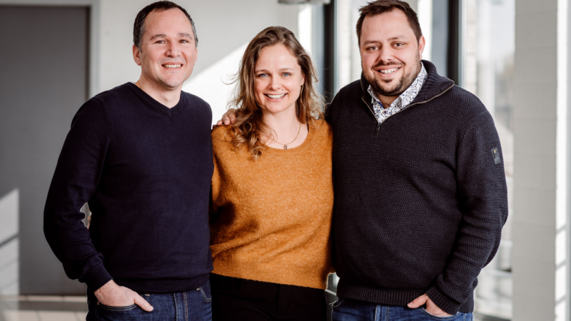 Kristin Kopatz with Manuel Reuter (left) and Antoine Lecoq.