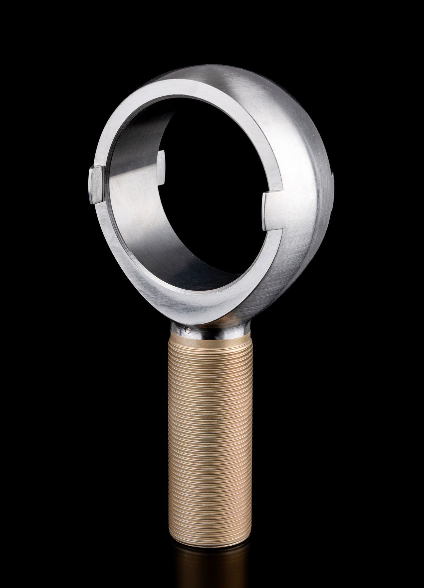 Cadmium-plated rod end for aerospace